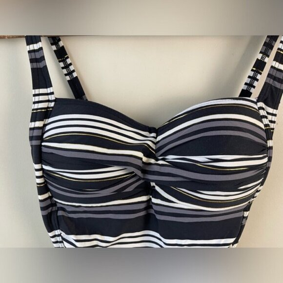 bond-eye Australia Slimming Ruched Striped One Piece Swimsuit US 4 black white - Picture 4 of 8